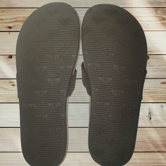 ROXY - SIZE 8 - Leather and Microsuede - Flip Flops - Gold ROXY Logo Medallion - Picture 5 of 5